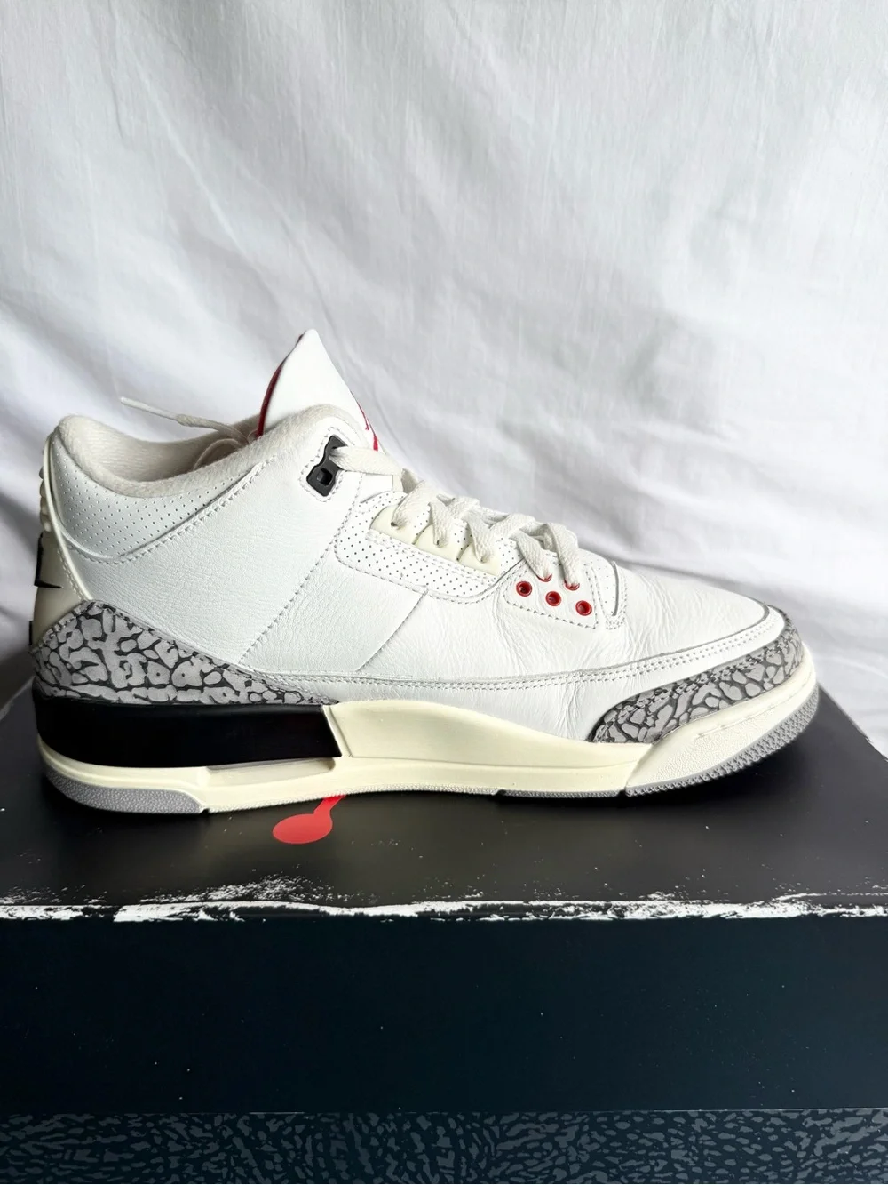 AUTHENTIC Jordan 3 White Cement Reimagined size 10.5 DN3707-100 2022 PRE-OWNED